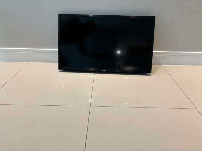 TV Samsung 32? LED HD - Ótimo Estado