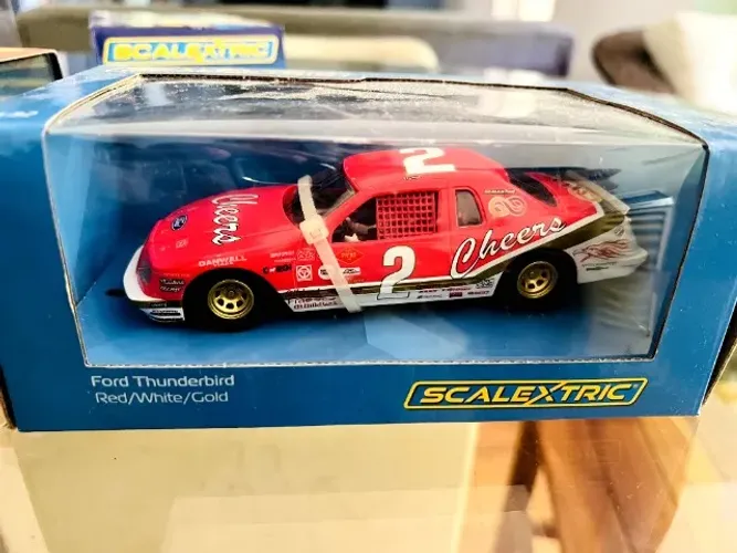 Ford Thunderbird Red White Gold Scalextric Autorama Carrera Evolution Exclusivo!