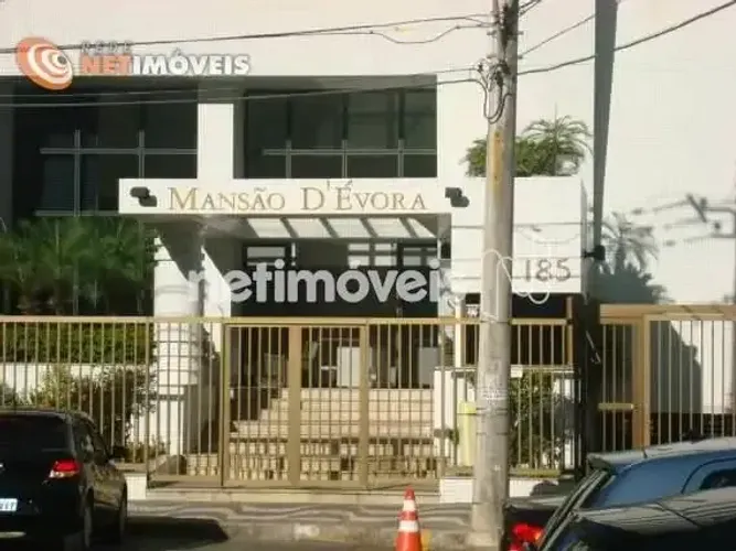 TRES QUARTOS GRANDE DUAS SUITES SEMINOVO PITUBA A VENDA