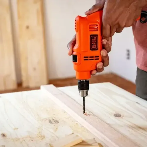 Furadeira de Impacto Black+Decker BED710550K 550W - Potência, Precisão e Versatilidade par