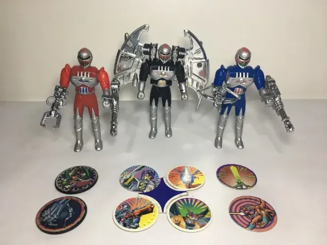 3 Bonecos Mighty Robotic Warriors da Coleção Stellar Force + 8 Tazos (Chap Mei) 1994