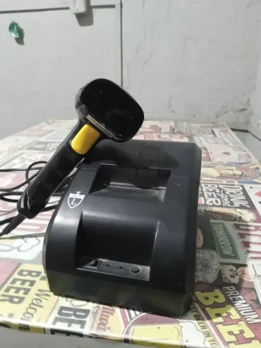 Impressora térmica e leitor de código de barras