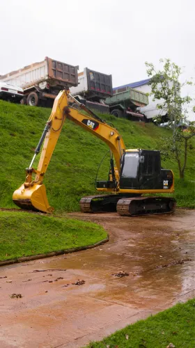 Escavadeira Caterpillar 313D2L ANO 2018 - Único dono