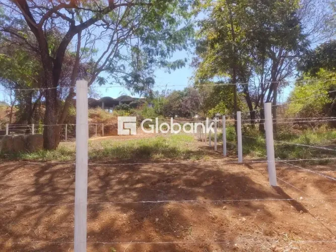 Terreno/Lote em Montes Claros, no bairro Canelas, à venda.