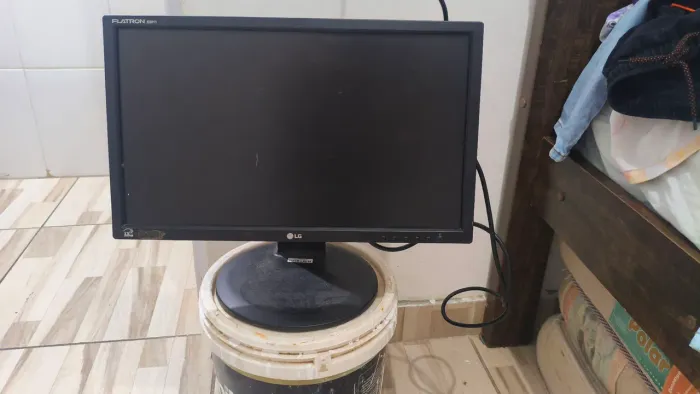 VENDO MONITOR LG FLATRON E2011- 20 POLEGADAS