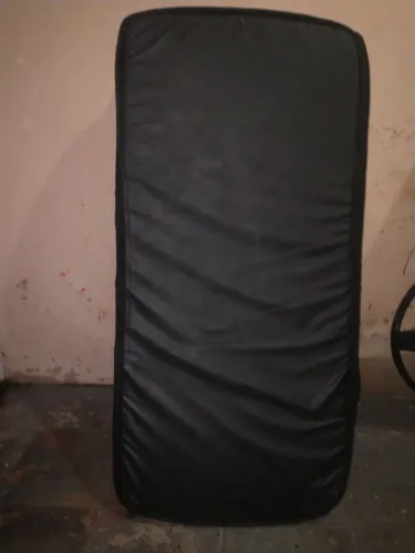 Vendo um colchão de casal que vira um pulfe pra sentar