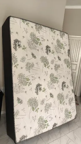 Cama Box de Casal Semi Nova