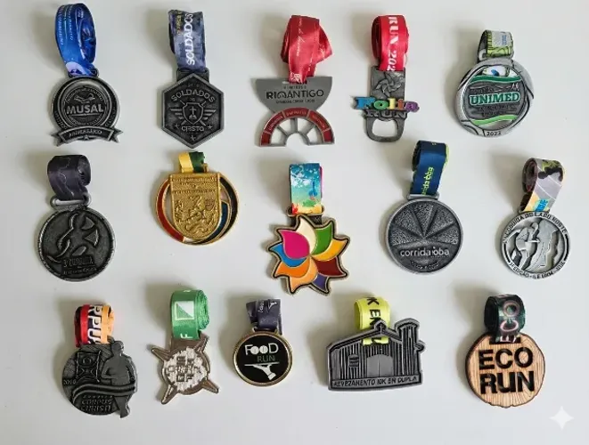 Coleção de medalhas de corridas - várias cidades e anos