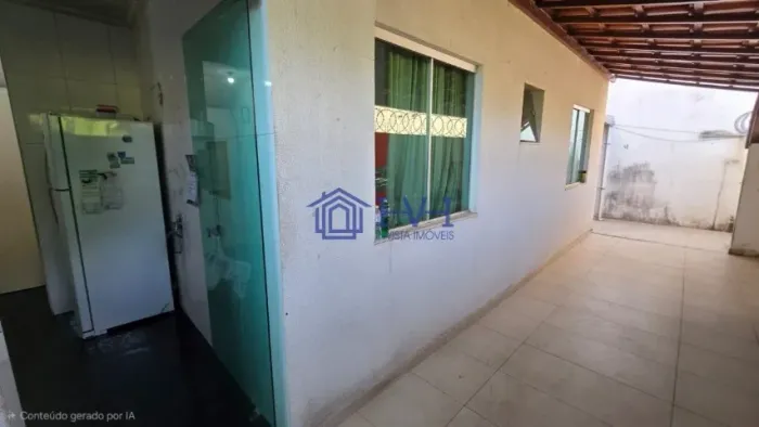 CASA COM ÁREA PRIVATIVA E CHURRASQUEIRA | 3 QUARTOS