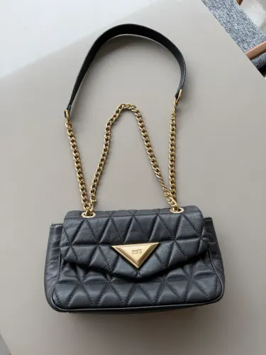 BOLSA SCHUTZ MÉDIA 944 COURO PRETA