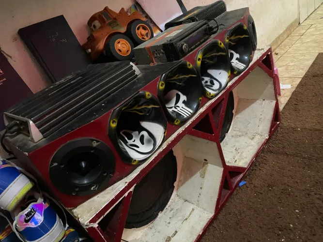 Vendo e som por peça ou completo 