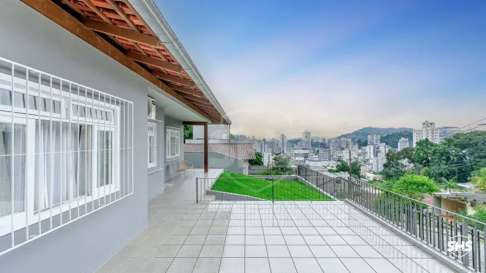 Casa com 3 dormitórios à venda, 153 m² por R$ 998.000,00 - Vila Nova - Blumenau/SC