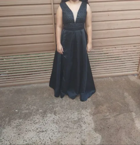 Vendo se vestido usado só uma vez está em bom estado 