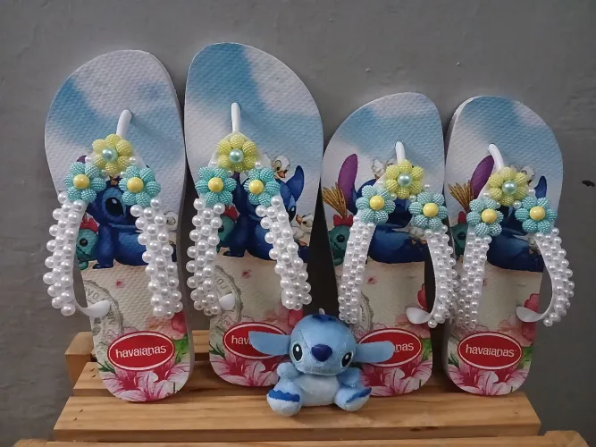 Havaina lilo stich 37/38 e 33/34 100 Reais cada HAVAIANA