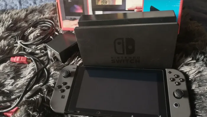 Nintendo Switch V2 Cinza Desbloqueado