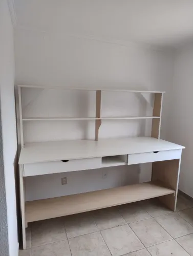 Bancada de Trabalho em MDF - 2,20 m com 2 Gavetas e Prateleiras