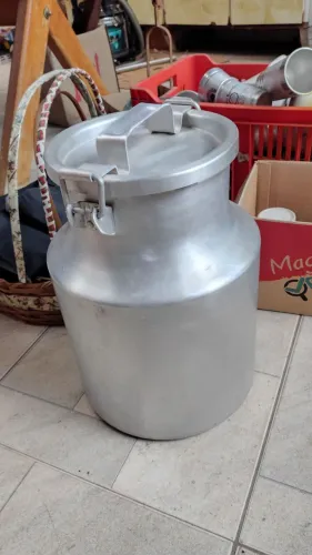 Latão de leite de alumínio n. 15