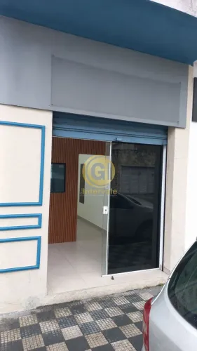 Sala comercial para locação no Centro de Jacareí. São 25 m², 1 banheiro, ótima localização
