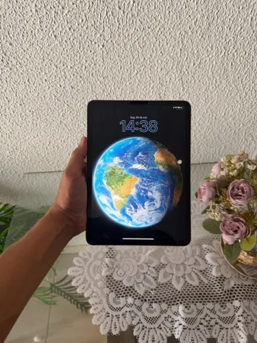 iPad Pro 11" (4ª Geração) M2 Apple - 128GB Wi-Fi - Impecável