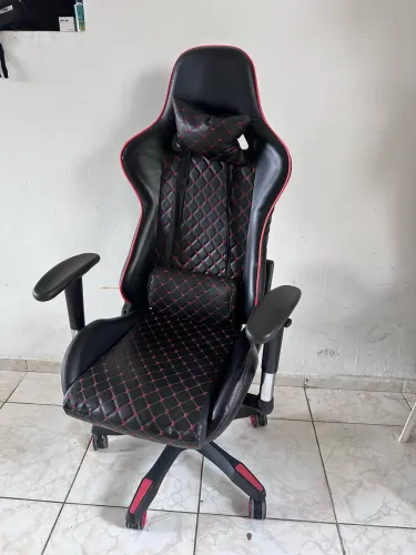 Cadeira gamer pequena avaria