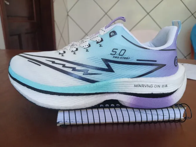 Tenis para corrida, numero 38.