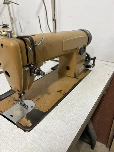 Máquina de Costura Reta Industrial Columbia 450-3 + Mesa e Motor
