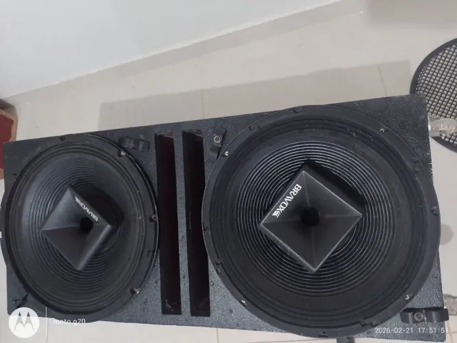 Falante 15" com drave titânio top semi-novo 