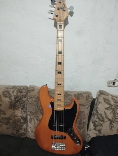 Bass 5 cordas