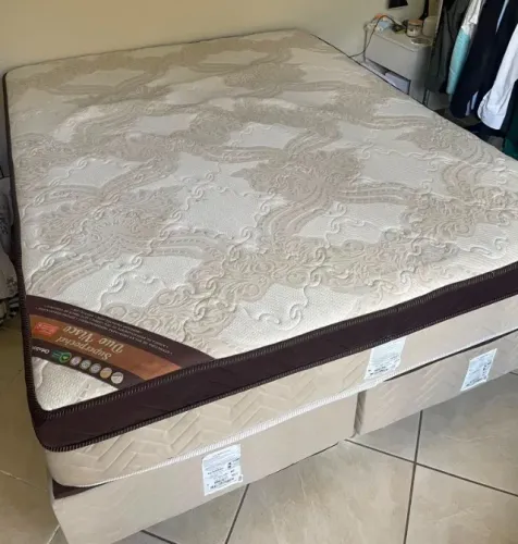 COLCHÃO COM CAMA BOX