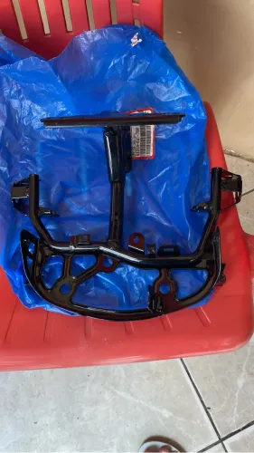 Suporte de carenagem dianteiro xre 300 2009/2015