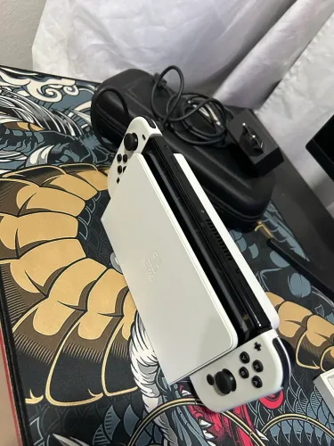 NINTENDO SWITCH OLED - DESBLOQUEADO + cartão SD 256GB