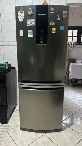 Geladeira Brastemp pouco tem de uso 3.000