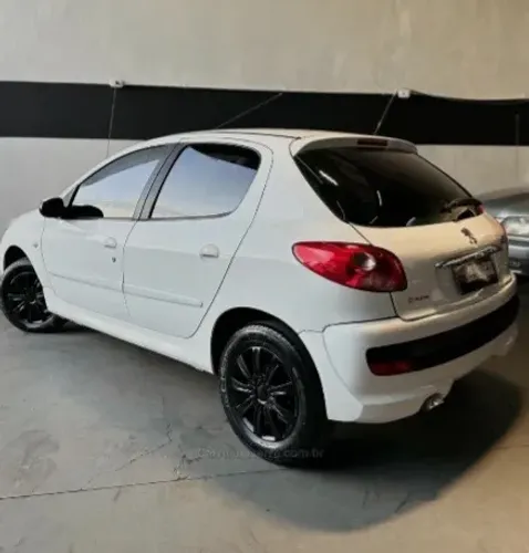 Peugeot 207 XR 1.4 Flex 8V 5P 2013