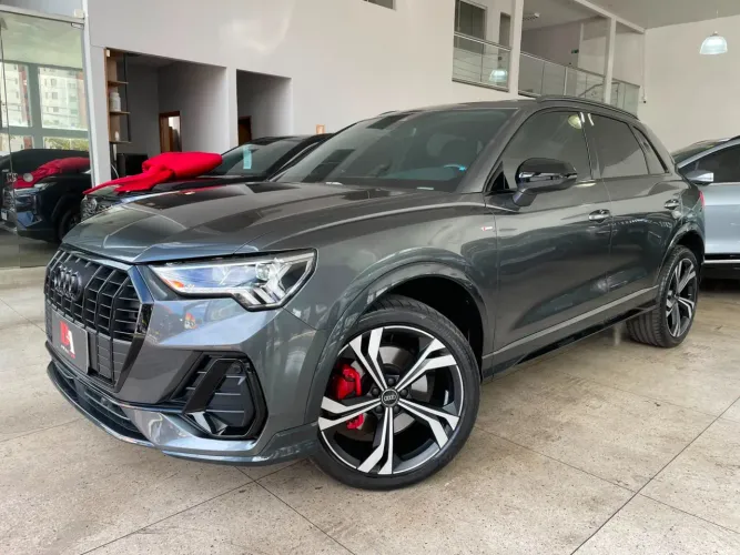 Audi Q3 Perf. Black 2.0 TFSI Tiptr. Quattro 2024