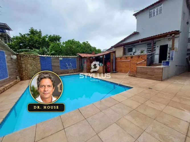 Casa Triplex Espaçosa com 6 Quartos (1 Suíte) e Lazer Completo em Todos os Santos! M50E