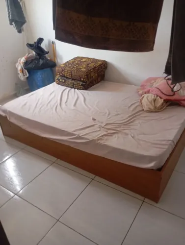 Vende-se cama casal