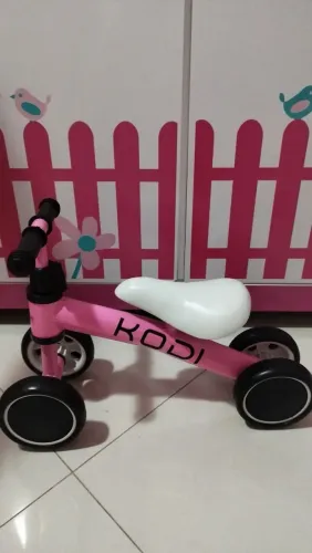 Bicicleta equilíbrio rosa