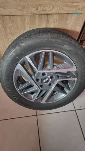 Vendo jogo de rodas originais do Hyundai Creta, aro 17, furação 5x114.