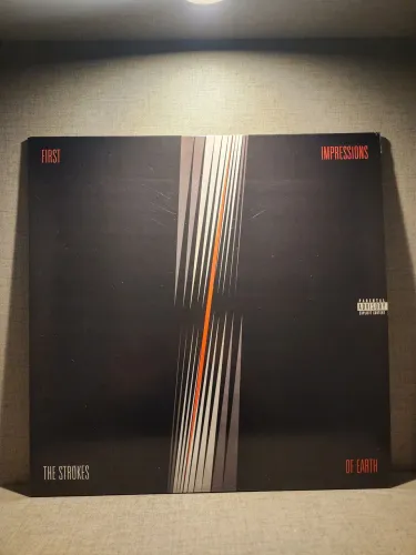 The Strokes First Impression of Earth Disco de Vinil