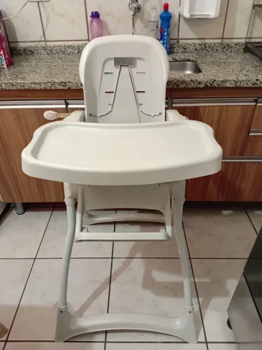 Cadeirão Merenda em excelente estado