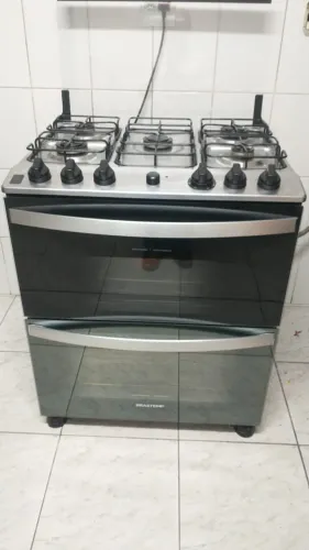 Fogão Brastemp 5 bocas Duplo forno cor inox com botões remov tipo de conexão gás GLP