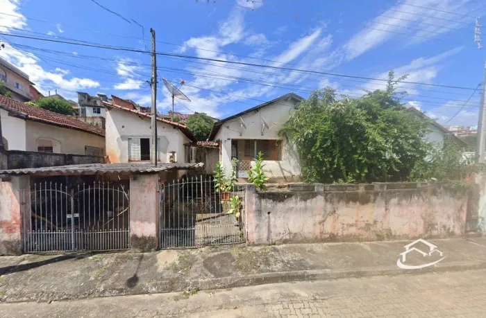 Casas à venda em Piquete-SP.