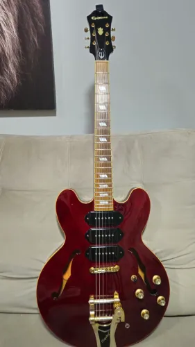 Guitarra Epiphone Riviera Custom P93 Wine Red (Limited Edition) + Bigsby