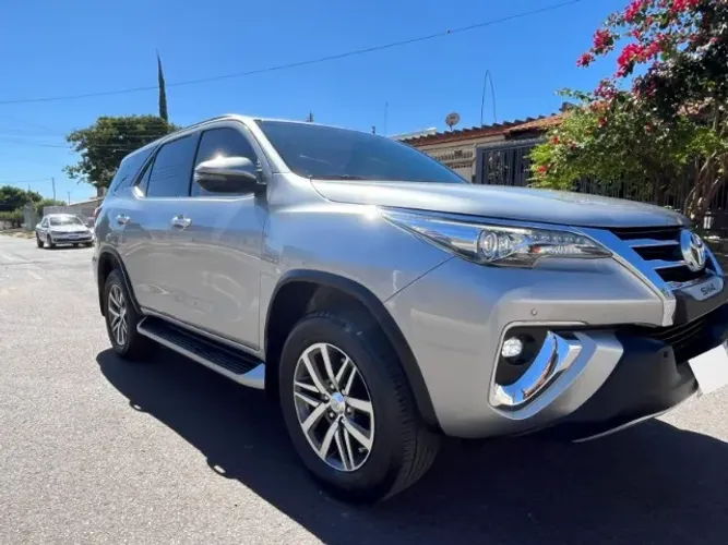 Toyota Hilux SW4 SRX 4X4 2.8 TDI 16V Dies. Aut. 2020