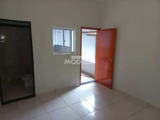 Casa residencial disponível para locação no bairro Bom Jesus.