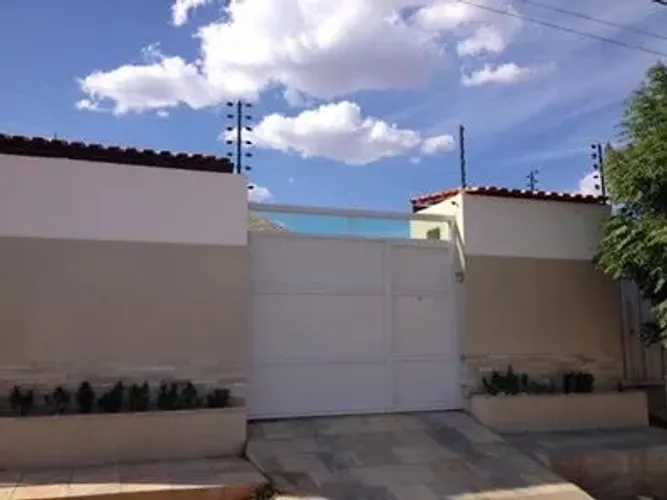 Alugo casa com piscina em Patos 