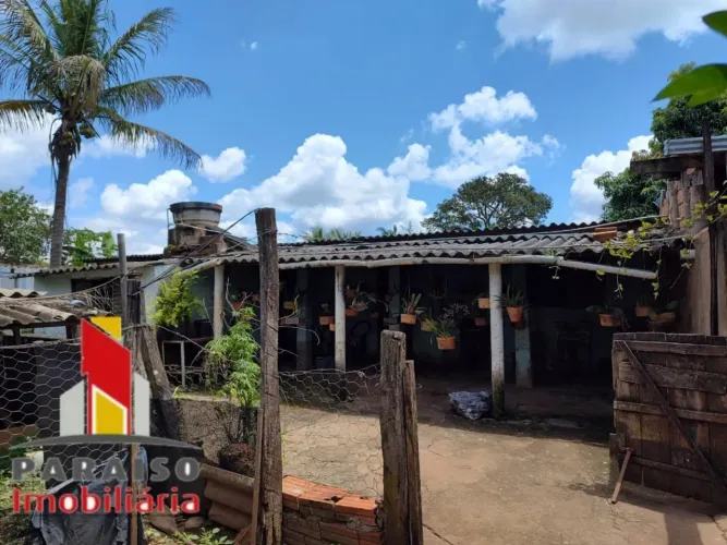 Chácara para Venda em Uberlândia, Morada Nova, 2 dormitórios, 1 suíte, 2 banheiros, 3 vaga