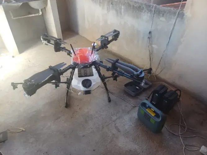 Drone agrícola pulverizador
