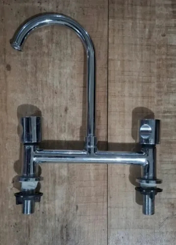 Misturador de mesa cromado