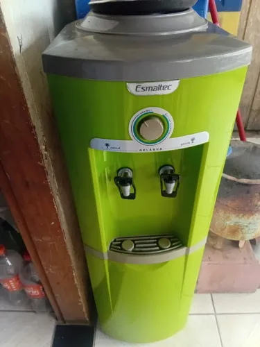 Vende - se eletrodomésticos e guarda roupa usados mais em ótimo estado.